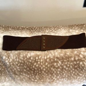 Brown belt with snap button closure